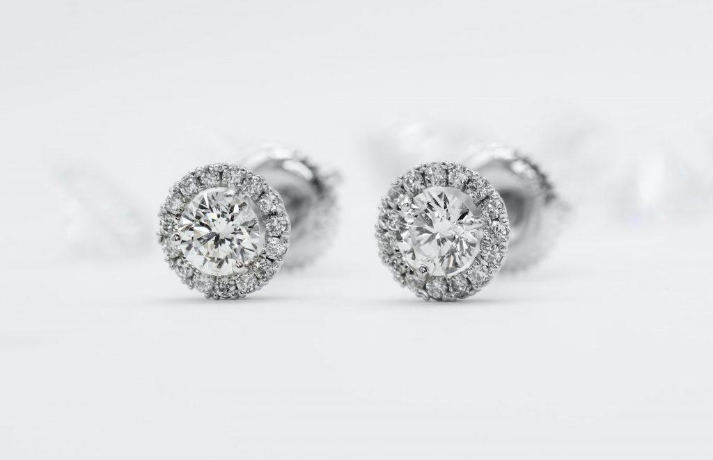 how much are diamond earrings worth
